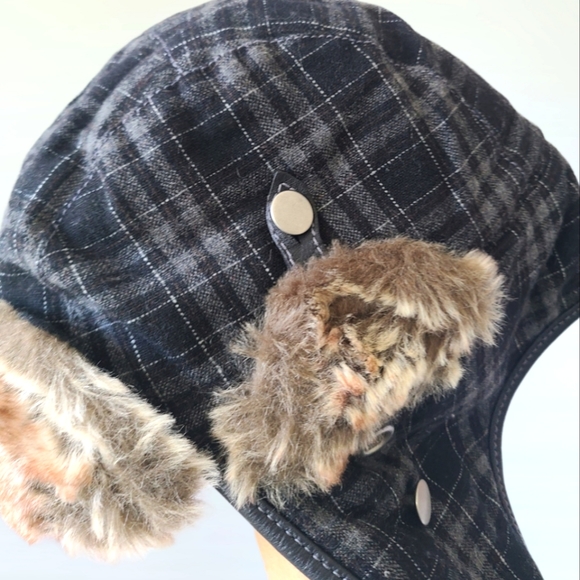 Ben Sherman Wool Blend Faux Fur Winter Plaid Trapper Bomper Aviator Hat - Picture 6 of 7